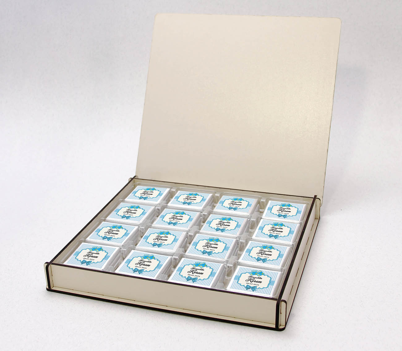 Ahşap Kutulu, UV Baskılı Erkek Bebek Çikolatası - Patik