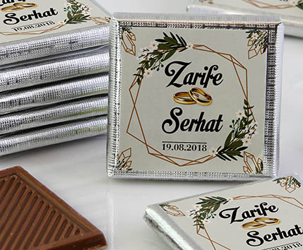 Ceviz Ahşap Kutulu, UV Baskılı Söz, Nişan Çikolatası - Kristal Papatya