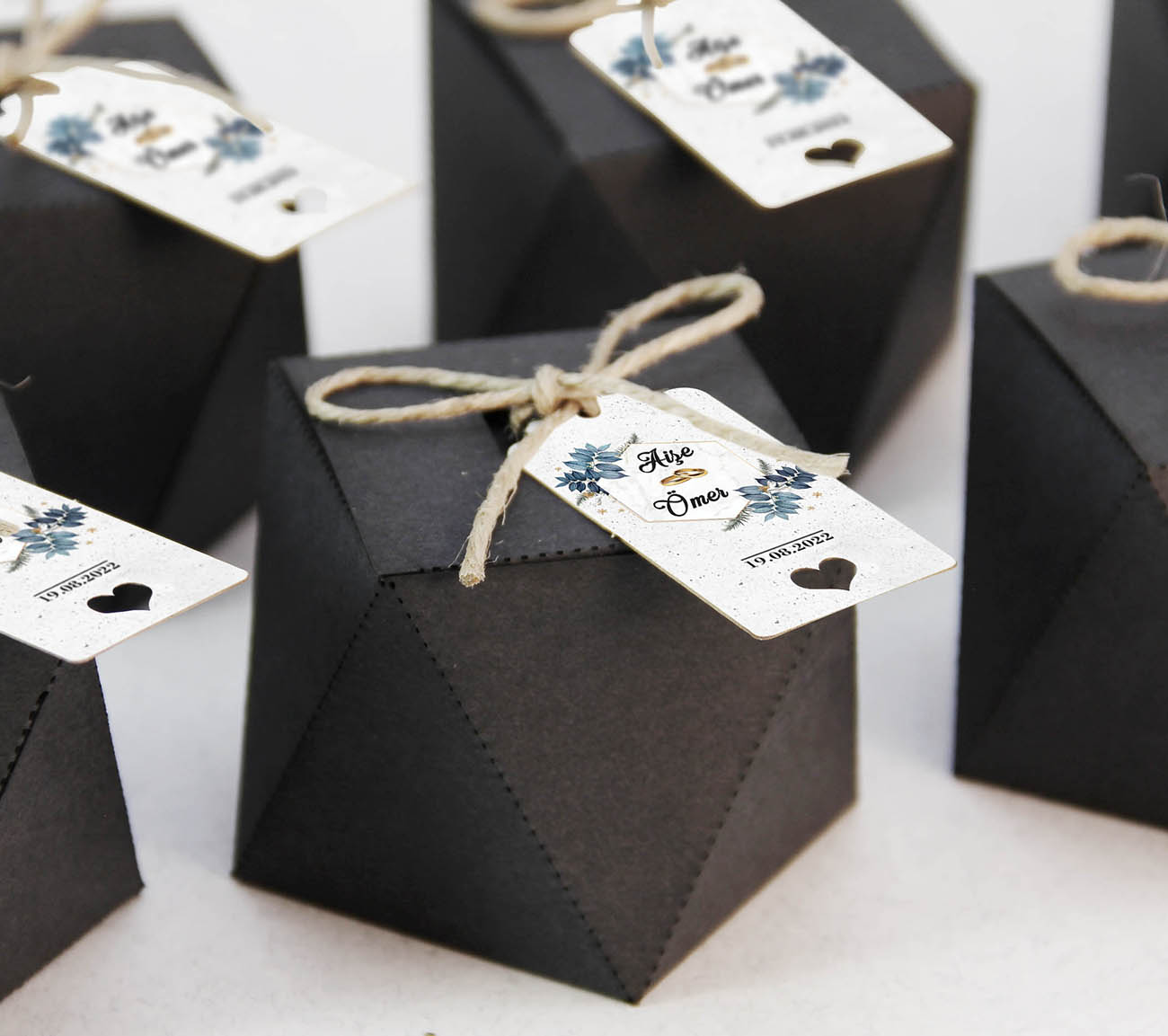 Siyah Karton Elmas Şekilli Şeker ve Lokum Kutusu