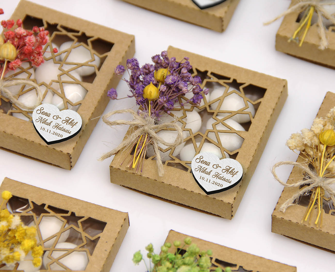 Kişiye Özel Kutulu Çiçek Detaylı Badem Şekeri | Nikah, Kına, Söz, Düğün ve Bebek Hediyeliği | Tasarım Şeker