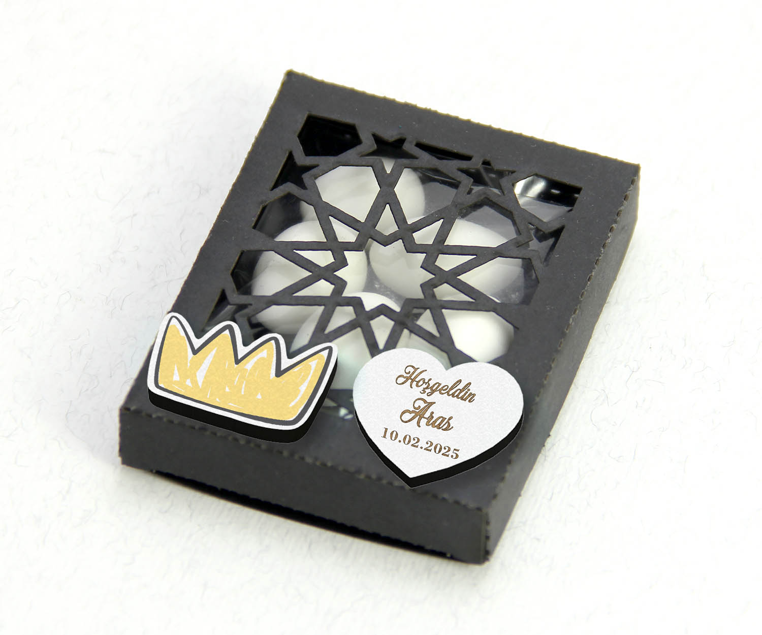 Figür Detaylı Siyah Kutulu Badem Şekeri - Erkek Bebek Şekeri