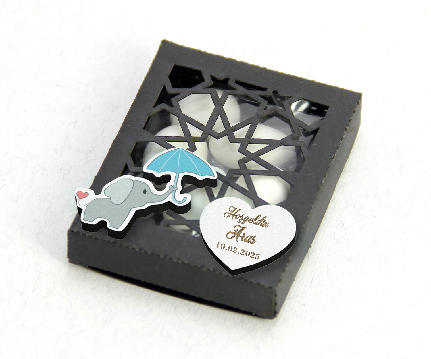 Figür Detaylı Siyah Kutulu Badem Şekeri - Erkek Bebek Şekeri