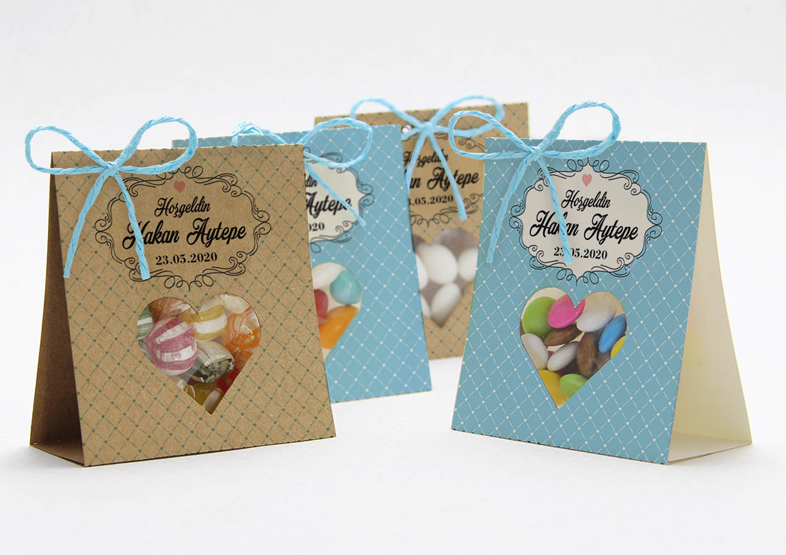 Pencereli Tasarım Erkek Bebek Şekeri - Kalp - Büyük Boy