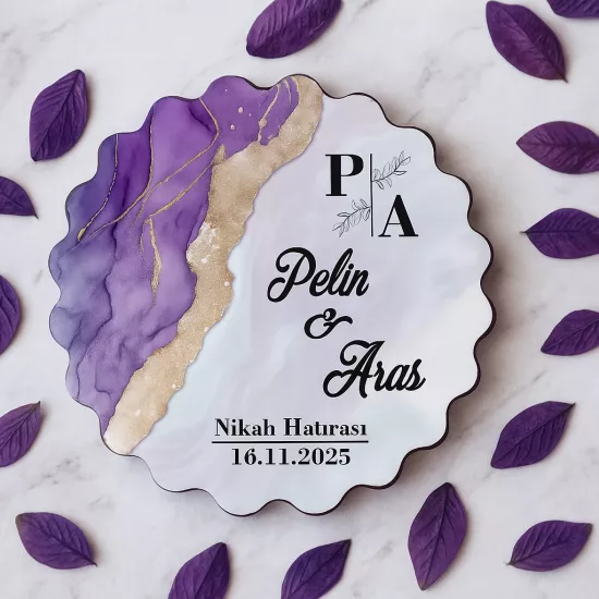 Epoksi-Mermer Ahşap Papatya Magnet Mor – İsim/Tarih UV Baskılı Nikah Hediyeliği | Tasarım Şeker