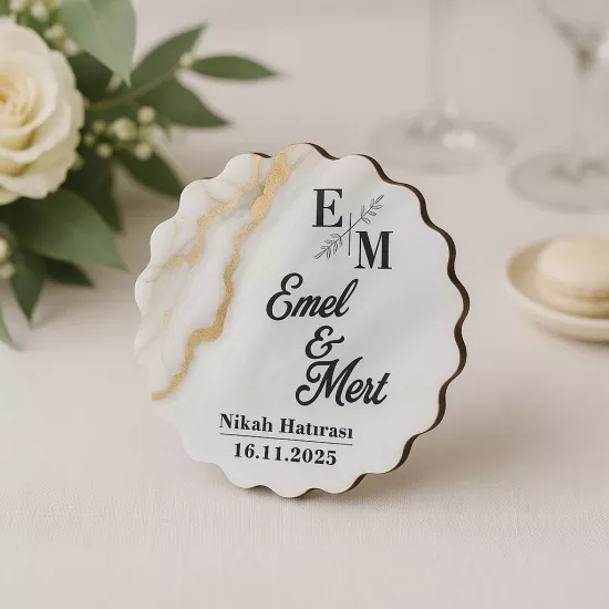 Epoksi-Mermer Ahşap Papatya Magnet Beyaz – İsim/Tarih UV Baskılı Nikah Hediyeliği | Tasarım Şeker